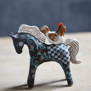 Black pony & chicken